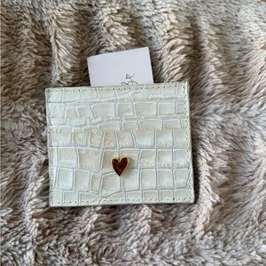 Elegant Cream Croc-Embossed Card Holder